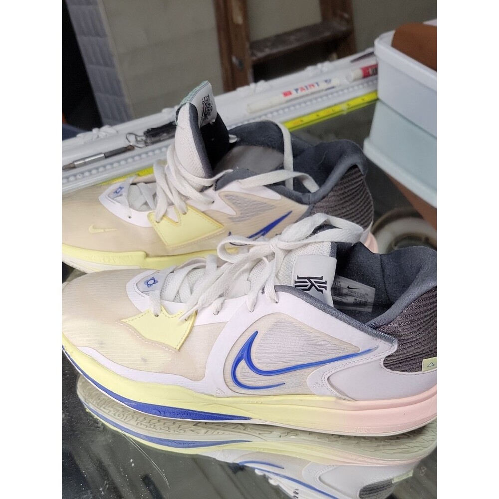 Mens 11.5 Nike Kyrie Low 5 White game royal Basketball Sneakers WhiteYellowBlue